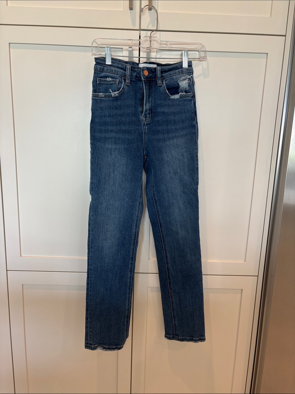 Women's Straight Leg Jeans in Dark Blue Wash